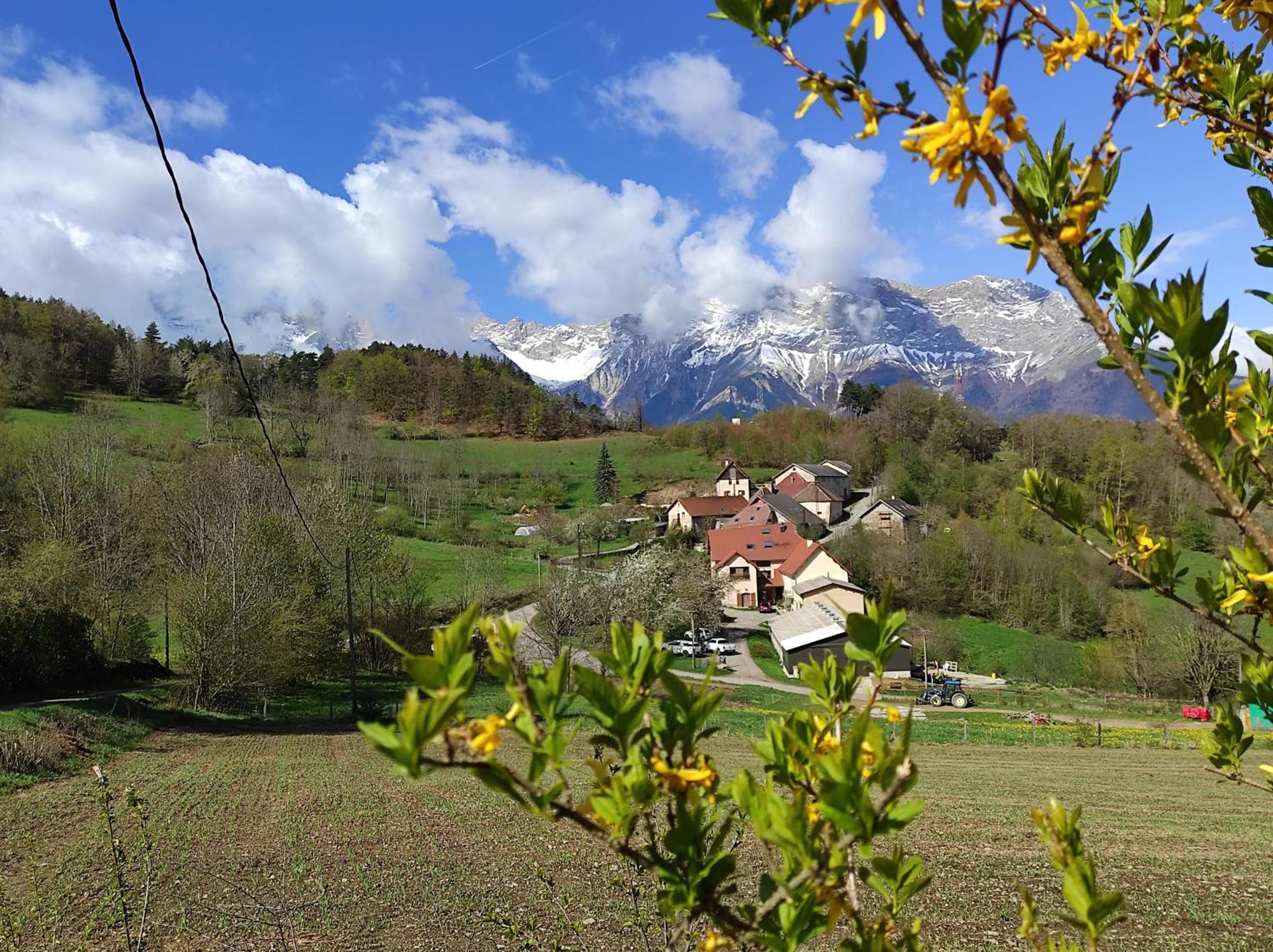 Les Clarines Perceneige - Chambre D'Hotes Vue Sur Montagne & Spa Saint-Jacques-en-Valgodemard Eksteriør bilde